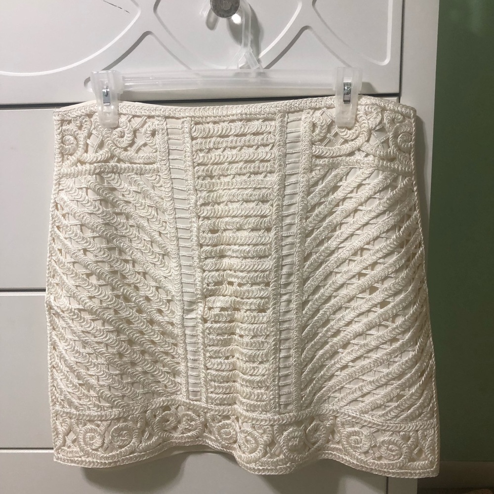 Mini skirt with detail on the front